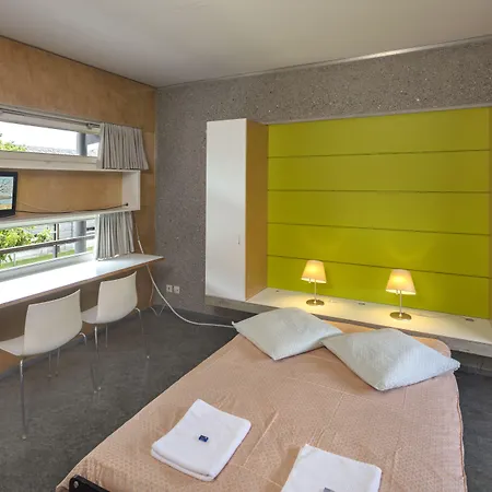 אכסניה Youth Jeunotel