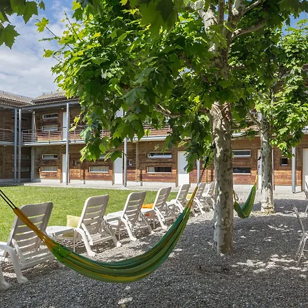 Youth Jeunotel Hostel