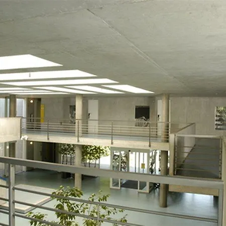 אכסניה Youth Jeunotel *