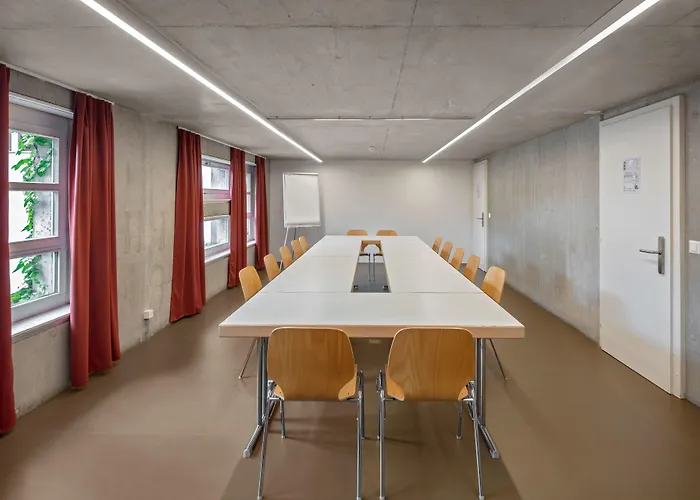 Youth Jeunotel Lozanna