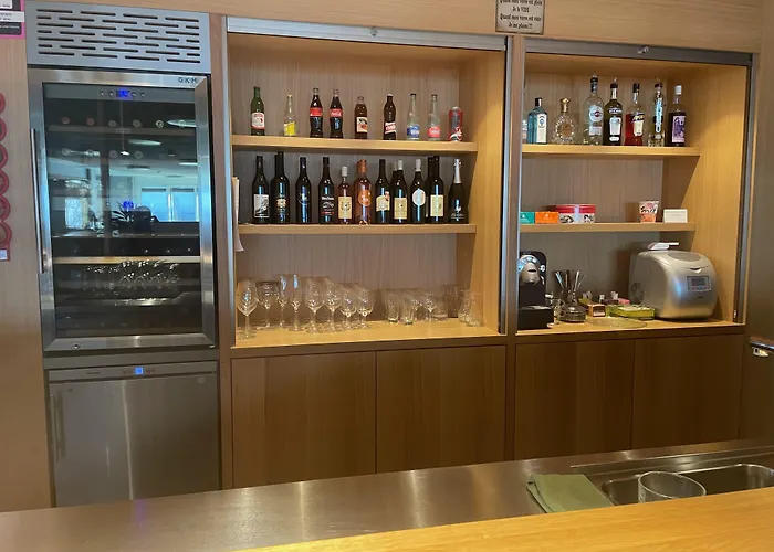 Youth Jeunotel Hostel *