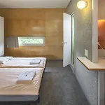 Hostel Youth Jeunotel