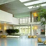 Youth Jeunotel Hostel *