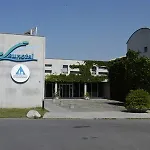 Hostel Youth Jeunotel *
